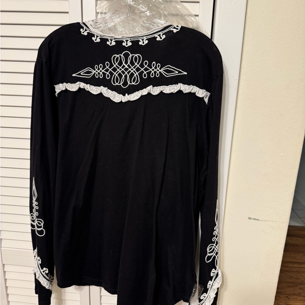 Double D Black Women's Embroidered Bell Sleeve Top with White Trim - Picture 4 of 4